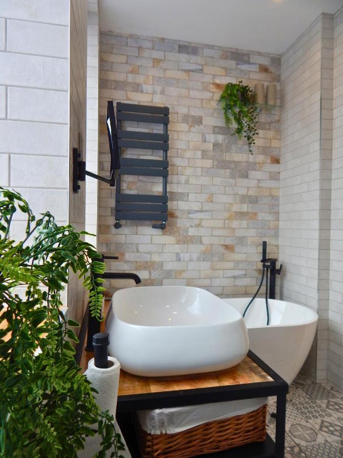 Vip 3Br Grade2 Luxurious Industrial House With Wood Fire, Electric Blinds And Big Cast Iron Windows In The Heart Of The Jq Villa Birmingham Exterior photo
