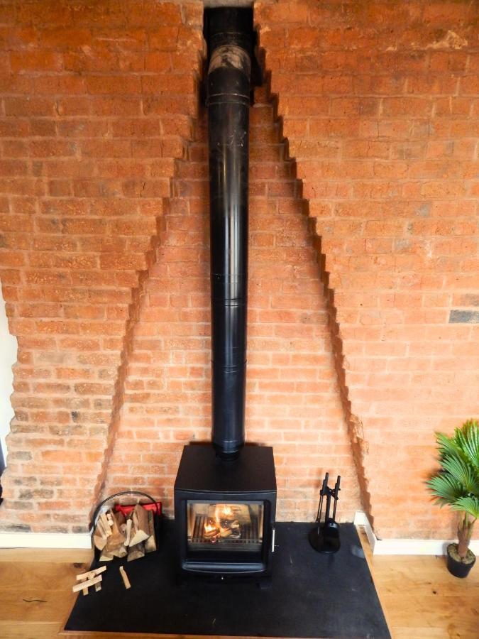 Vip 3Br Grade2 Luxurious Industrial House With Wood Fire, Electric Blinds And Big Cast Iron Windows In The Heart Of The Jq Villa Birmingham Exterior photo